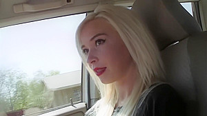 Amateur doesnt like cum in her face
